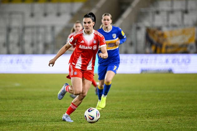 Soccer I Women I Season 2025 2026 I Bundesliga I 16 Matchday I FC Carl Zeiss Jena FC Bayern Munich I 11 02 2026 Jovana Damnjanovic 9, FC Bayern Munich with ball Crop, close-up, portrait, portrait, single photo, single image, body Jena Ernst Abbe Sportfeld, ad hoc Arena Thuringia Germany Copyright: xLobeca InesxHähnelx