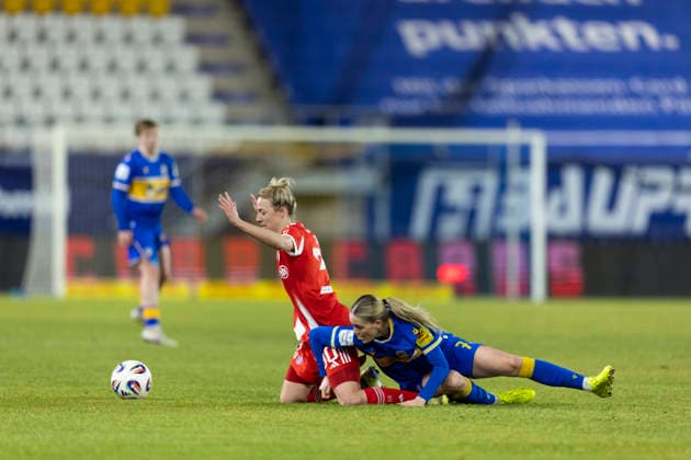 Google Pixel Womens Bundesliga FC Carl Zeiss Jena vs FC Bayern Munich Jena 11 02 2026 Melina Reuter 7 FC Carl Zeiss Jena vs Carolin Simon 30 FC Bayern Munich Google Pixel Womens Bundesliga FC Carl Zeiss Jena vs FC Bayern Munich ad hoc arena at Ernst Abbe Sportfeld 11 02 2026 DFB REGULATIONS PROHIBIT ANY USE OF PHOTOGRAPHS AS IMAGE SEQUENCES AND OR QUASI VIDEO Copyright: xBEAUTIFULxSPORTS Duehringx