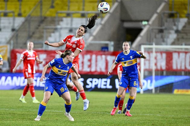 Soccer I Women I Season 2025 2026 I Bundesliga I Matchday 16 I FC Carl Zeiss Jena FC Bayern Munich I 11 02 2026 Jovana Damnjanovic 9, FC Bayern Munich wins header duel against Lara Schenk 18, FC Carl Zeiss Jena Jena Ernst Abbe Sportfeld, ad hoc Arena Thüringen Germany Copyright: xLobeca InesxHähnelx