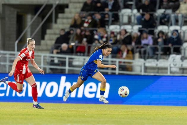 Google Pixel Womens Bundesliga FC Carl Zeiss Jena vs FC Bayern Munich Jena 11 02 2026 Suya Haering 5 FC Carl Zeiss Jena vs Franziska Kett 20 FC Bayern Munich Google Pixel Womens Bundesliga FC Carl Zeiss Jena vs FC Bayern Munich ad hoc arena at Ernst Abbe Sportfeld 11 02 2026 DFB REGULATIONS PROHIBIT ANY USE OF PHOTOGRAPHS AS IMAGE SEQUENCES AND OR QUASI VIDEO Copyright: xBEAUTIFULxSPORTS Duehringx