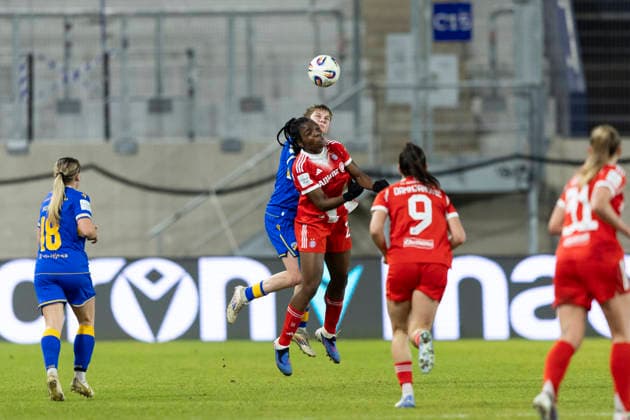 Google Pixel Womens Bundesliga FC Carl Zeiss Jena vs FC Bayern Munich Jena 11 02 2026 Gwendolyn Mummert 27 FC Carl Zeiss Jena vs Edna Imade 29 FC Bayern Munich Google Pixel Womens Bundesliga FC Carl Zeiss Jena vs FC Bayern Munich ad hoc arena at Ernst Abbe Sportfeld 11 02 2026 DFB REGULATIONS PROHIBIT ANY USE OF PHOTOGRAPHS AS IMAGE SEQUENCES AND OR QUASI VIDEO Copyright: xBEAUTIFULxSPORTS Duehringx