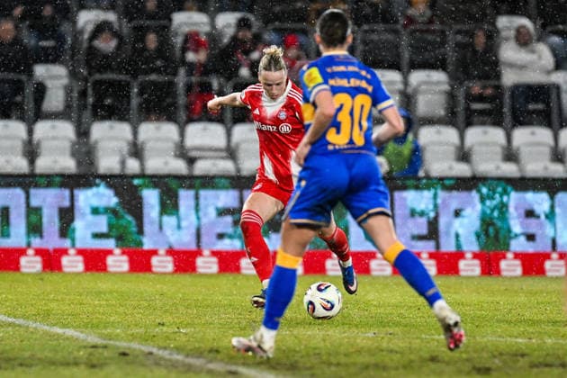Soccer I Women I Season 2025 2026 I Bundesliga I Matchday 16 I FC Carl Zeiss Jena FC Bayern Munich I 11 02 2026 Match scene Franziska Kett 20, FC Bayern Munich plays the ball Jena Ernst Abbe Sportfeld, ad hoc Arena Thüringen Germany Copyright: xLobeca InesxHähnelx