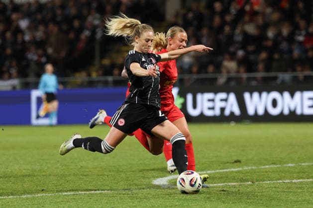 FBL UEFA Women™s Europa Cup 2025 26 Eintracht Frankfurt Nordsjaelland Rebecka Blomqvist Eintracht Frankfurt , Astrid Engsig Karup Nordsaelland in action, with the ball during the Women™s Europa Cup match between Eintracht Frankfurt and Nordsaelland at Stadion am Brentanobad in Frankfurt am Main, Germany, February 11, 2026 Copyright: JoaquimxFerreira