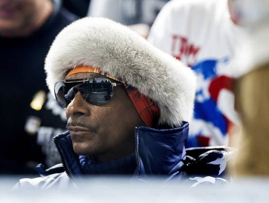MILAN - Snoop Dog in the stands during the 1,000-meter long track Speed skating, Eisschnelllauf event at the Milan Speed Skating Stadium at the Milan Winter Olympics. SEM VAN DER WAL ANP xVIxANPxSportx xxANPxIVx 550367962 originalFilename: 550367962.jpg