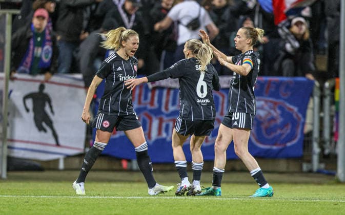 GER, Frankfurt, Eintracht Frankfurt vs FC Nordsjaelland, European Cup, Football, UEFA, 2024 2026 season, Stadion am Brentanobad, quarter-final, first leg in the picture Rebecka Blomqvist Eintracht Frankfurt Women 28 scores the goal to make it 2 0, Goal, Cheers and joy, Emotions, Elisa Senß Eintracht Frankfurt Frauen 6 , Laura Freigang Eintracht Frankfurt Frauen 10 DFB DFL REGULATIONS PROHIBIT ANY USE OF PHOTOGRAPHS AS IMAGE SEQUENCES AND OR QUASI VIDEO, 11 02 2026 Copyright: HMBxMedia HendrikxHamelau