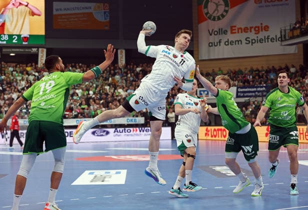 11 02 2026, xovx, Handball Daikin Handball Bundesliga, HSG Wetzlar Füchse Berlin v l Philipp Ahouansou HSG Wetzlar , Lasse Bredekjaer Andersson Füchse Berlin , Tobias Schjölberg Gröndahl Füchse Berlin , Georg Löwen HSG Wetzlar , Josip Simic HSG Wetzlar Wetzlar Buderus Arena Hessen Germany EN