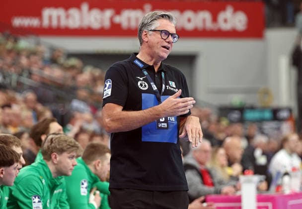 11 02 2026, xovx, Handball Daikin Handball Bundesliga, HSG Wetzlar Füchse Berlin Coach Runar Sigtryggsson HSG Wetzlar Wetzlar Buderus Arena Hessen Germany EN