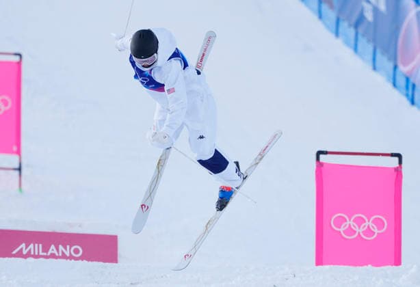 Elizabeth Lemley of the United States competes in her final run at the Women s Freestyle Skiing Moguls Finals at the Milano Cortina 2026 Winter Olympic Games, Olympische Spiele, Olympia, OS in Livigno, Italy, on Wednesday, February 11, 2026. Lemley of the United States won the gold medal, Jaelin Kauf of the United States won the silver medal and Perrine Laffont of France won the bronze medal.  OLY20260211870 BOBxSTRONG