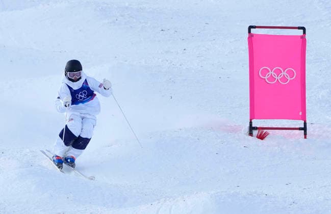 Elizabeth Lemley of the United States competes in her final run at the Women s Freestyle Skiing Moguls Finals at the Milano Cortina 2026 Winter Olympic Games, Olympische Spiele, Olympia, OS in Livigno, Italy, on Wednesday, February 11, 2026. Lemley of the United States won the gold medal, Jaelin Kauf of the United States won the silver medal and Perrine Laffont of France won the bronze medal.  OLY20260211871 BOBxSTRONG