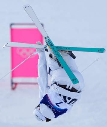 Jaelin Kauf of the United States competes in her final run at the Women s Freestyle Skiing Moguls Finals at the Milano Cortina 2026 Winter Olympic Games, Olympische Spiele, Olympia, OS in Livigno, Italy, on Wednesday, February 11, 2026. Lemley of the United States won the gold medal, Jaelin Kauf of the United States won the silver medal and Perrine Laffont of France won the bronze medal.  OLY20260211875 BOBxSTRONG