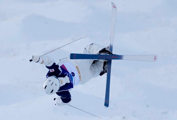 Hinako Tomitaka of Japan competes in the Women s Freestyle Skiing Moguls Finals at the Milano Cortina 2026 Winter Olympic Games, Olympische Spiele, Olympia, OS in Livigno, Italy, on Wednesday, February 11, 2026. Elizabeth Lemley of the United States won the gold medal, Jaelin Kauf of the United States won the silver medal and Perrine Laffont of France won the bronze medal.  OLY20260211881 BOBxSTRONG
