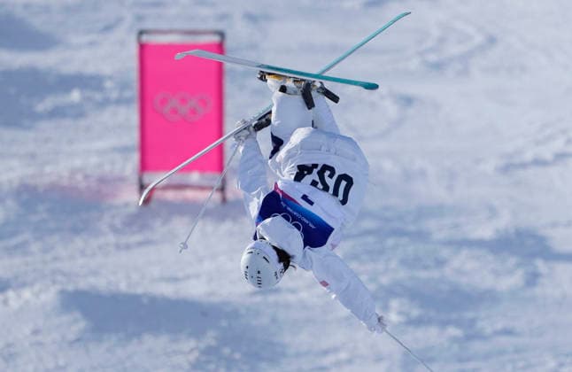 Jaelin Kauf of the United States competes in the Women s Freestyle Skiing Moguls Finals at the Milano Cortina 2026 Winter Olympic Games, Olympische Spiele, Olympia, OS in Livigno, Italy, on Wednesday, February 11, 2026. Elizabeth Lemley of the United States won the gold medal, Jaelin Kauf of the United States won the silver medal and Perrine Laffont of France won the bronze medal.  OLY20260211884 BOBxSTRONG