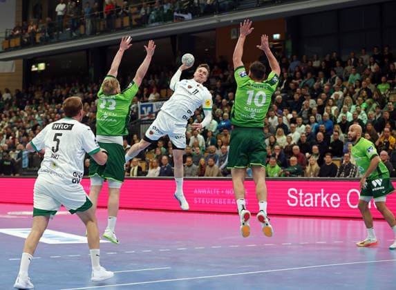 11 02 2026, xovx, Handball Daikin Handball Bundesliga, HSG Wetzlar Füchse Berlin v l Max Darj Füchse Berlin , Georg Löwen HSG Wetzlar , Lasse Bredekjaer Andersson Füchse Berlin , Josip Simic HSG Wetzlar , Cyrill Akakpo HSG Wetzlar Wetzlar Buderus Arena Hessen Germany EN
