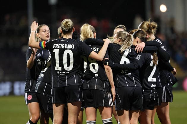 FBL UEFA Women™s Europa Cup 2025 26 Eintracht Frankfurt Nordsjaelland Laura Freigang Eintracht Frankfurt and Rebecka Blomqvist Eintracht Frankfurt , Elisa Senss Eintracht Frankfurt and Team celebrate the goal to 2 0, during the Women™s Europa Cup match between Eintracht Frankfurt and Nordsaelland at Stadion am Brentanobad in Frankfurt am Main, Germany, February 11, 2026 Copyright: JoaquimxFerreira