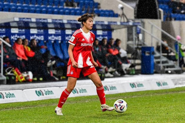 Soccer I Women I Season 2025 2026 I Bundesliga I 16 Matchday I FC Carl Zeiss Jena FC Bayern Munich I 11 02 2026 Momoko Tanikawa 18, FC Bayern Munich with ball Crop, close-up, portrait, portrait, single photo, single image, body Jena Ernst Abbe Sportfeld, ad hoc Arena Thuringia Germany Copyright: xLobeca InesxHähnelx