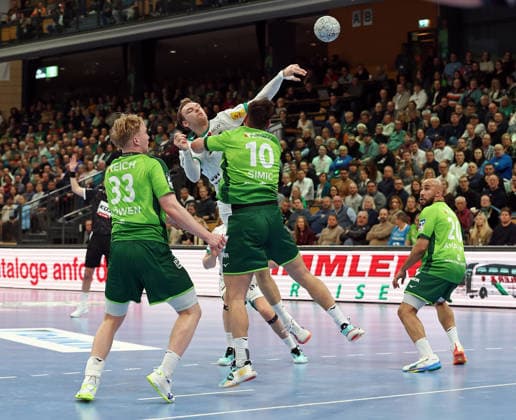 11 02 2026, xovx, Handball Daikin Handball Bundesliga, HSG Wetzlar Füchse Berlin v l Georg Löwen HSG Wetzlar , Mathias Gidsel Füchse Berlin , Josip Simic HSG Wetzlar , Cyrill Akakpo HSG Wetzlar Wetzlar Buderus Arena Hessen Germany EN