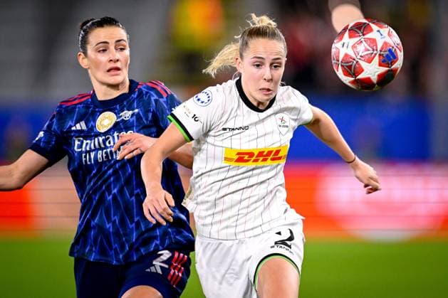 OH Leuven v Arsenal - UEFA Women s Champions League LEUVEN, BELGIUM - FEBRUARY 11 : Fox Emily defender of Arsenal and Janssen Saar defender of OH Leuven during the UEFA Women s Champions League 2025 26 knockout phase play-off first leg match between OH Leuven Women and Arsenal Women on February 11, 2026 in Leuven, Belgium, 11 02 2026  Copyright: xTomasxSiskx