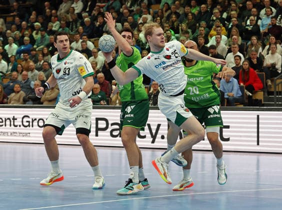 11 02 2026, xovx, Handball Daikin Handball Bundesliga, HSG Wetzlar Füchse Berlin v l Mihajlo Marsenic Füchse Berlin , Josip Simic HSG Wetzlar , Matthes Langhoff Füchse Berlin , Cyrill Akakpo HSG Wetzlar Wetzlar Buderus Arena Hessen Germany EN