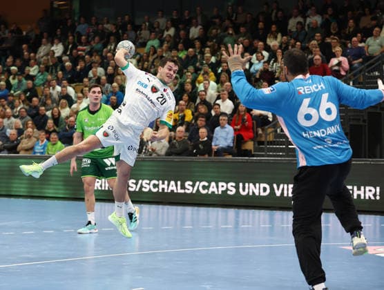 11 02 2026, xovx, Handball Daikin Handball Bundesliga, HSG Wetzlar Füchse Berlin v l Josip Simic HSG Wetzlar , Tim Freihöfer Füchse Berlin , Karim Hendawy HSG Wetzlar Wetzlar Buderus Arena Hessen Germany EN