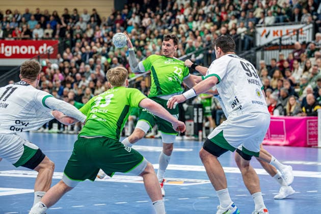 Handball Bundesliga HSG Wetzlar Füchse Berlin, 11 02 26 Jona Schoch HSG Wetzlar, 22 , Georg Löwen HSG Wetzlar, 33 , Mijajlo Marseni Füchse Berlin, 93 , Lasse Andersson Füchse Berlin, 11 Handball Bundesliga HSG Wetzlar Füchse Berlin Wetzlar, 11 02 26 Copyright: xBEAUTIFULxSPORTS Roeczeyx