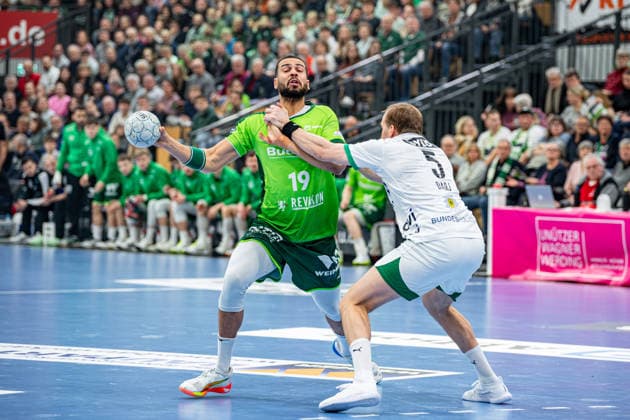 Handball Bundesliga HSG Wetzlar Füchse Berlin, 11 02 26 Philipp Ahouansou HSG Wetzlar, 19 Max Darj Füchse Berlin, 5 Handball Bundesliga HSG Wetzlar Füchse Berlin Wetzlar, 11 02 26 Copyright: xBEAUTIFULxSPORTS Roeczeyx