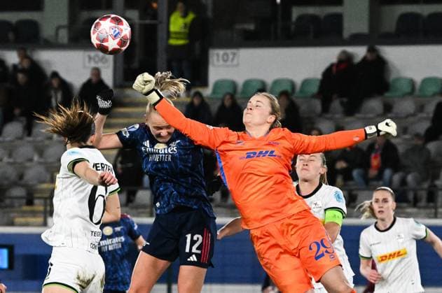 OHL Women s Zenia Mertens, Arsenal?s Frida Maanum and OHL Women s goalkeeper Lowiese Seynhaeve pictured in action during a soccer match between Oud-Heverlee Leuven Women and English Arsenal, Wednesday 11 February 2026 in Heverlee, in the Knockout Play-offs (1st leg) phase of the UEFA Women s Champions League competition. JILLxDELSAUX  x162692435x