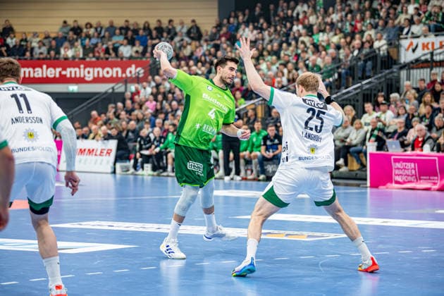 Handball Bundesliga HSG Wetzlar Füchse Berlin, 11 02 26 Filip Vistorop HSG Wetzlar, 4 , Matthes Langhoff Füchse Berlin, 25 , Lasse Andersson Füchse Berlin, 11 Handball Bundesliga HSG Wetzlar Füchse Berlin Wetzlar, 11 02 26 Copyright: xBEAUTIFULxSPORTS Roeczeyx