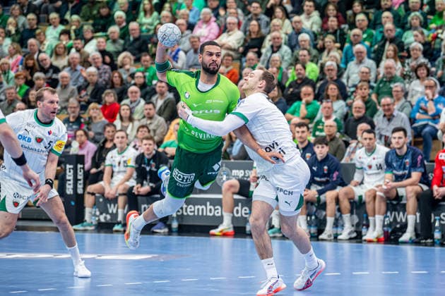 Handball Bundesliga HSG Wetzlar Füchse Berlin, 11 02 26 Philipp Ahouansou HSG Wetzlar, 19 , Mathias Gidsel Füchse Berlin, 19 Handball Bundesliga HSG Wetzlar Füchse Berlin Wetzlar, 11 02 26 Copyright: xBEAUTIFULxSPORTS Roeczeyx