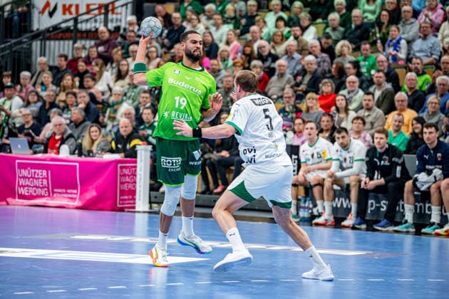 Handball Bundesliga HSG Wetzlar Füchse Berlin, 11 02 26 Philipp Ahouansou HSG Wetzlar, 19 , Max Darj Füchse Berlin, 5 Handball Bundesliga HSG Wetzlar Füchse Berlin Wetzlar, 11 02 26 Copyright: xBEAUTIFULxSPORTS Roeczeyx