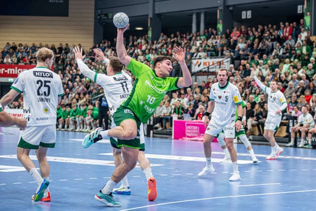 Handball Bundesliga HSG Wetzlar Füchse Berlin, 11 02 26 Josip Simic HSG Wetzlar, 10 , Lasse Andersson Füchse Berlin, 11 , Matthes Langhoff Füchse Berlin, 25 , Max Darj Füchse Berlin, 5 Handball Bundesliga HSG Wetzlar Füchse Berlin Wetzlar, 11 02 26 Copyright: xBEAUTIFULxSPORTS Roeczeyx