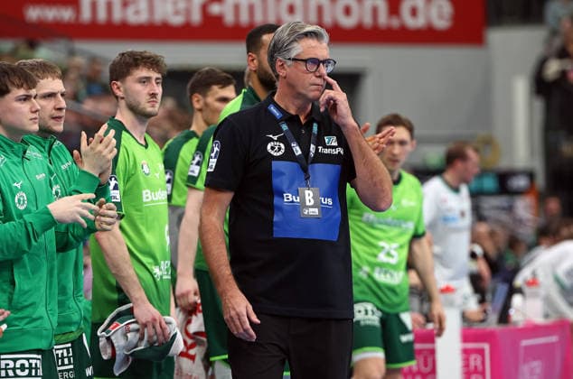 11 02 2026, xovx, Handball Daikin Handball Bundesliga, HSG Wetzlar Füchse Berlin Coach Runar Sigtryggsson HSG Wetzlar Wetzlar Buderus Arena Hessen Germany EN