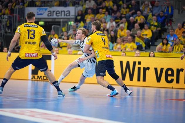 Scene with Eric Johansson 21 THW Kiel and Tim Nothdurft 28 Rhein Neckar Löwen Scene with Eric Johansson 21 THW Kiel and Tim Nothdurft 28 Rhein Neckar Löwen Copyright: xspeedshotx
