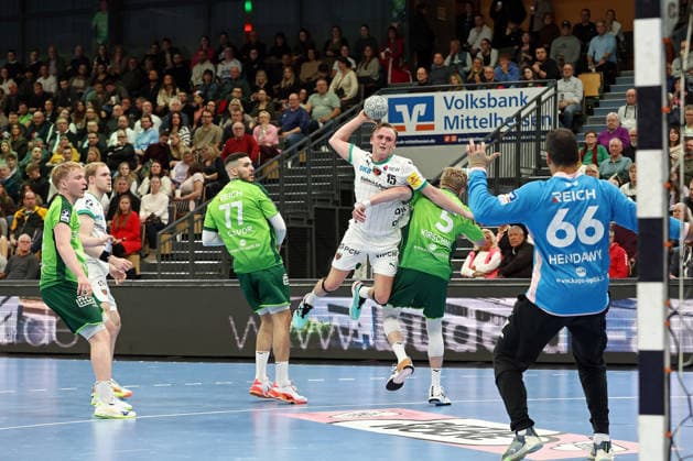 11 02 2026, xovx, Handball Daikin Handball Bundesliga, HSG Wetzlar Füchse Berlin v l Georg Löwen HSG Wetzlar , Matthes Langhoff Füchse Berlin , Stefan Cavor HSG Wetzlar , Tobias Schjölberg Gröndahl Füchse Berlin , Tristan Kirschner HSG Wetzlar , Karim Hendawy HSG Wetzlar Wetzlar Buderus Arena Hessen Germany EN