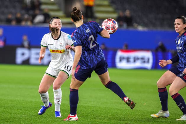 260211 UWCL OH Leuven vs Arsenal Aurelie Reynders (10) of OH Leuven and Emily Fox (2) of Arsenal pictured during the soccer match between OH Leuven (BEL) and Arsenal (ENG), KO play offs first leg, 2025-2026 season of UEFA Womens Champions League , on Wednesday 11 February 2026 in LEUVEN , Belgium . PHOTO SPORTPIX Sevil Oktem LEUVEN DEN DREEF Vlaams-Brabant Belgium  Copyright: xSportpix.bex xSevilxOktemxSevilxOktemx