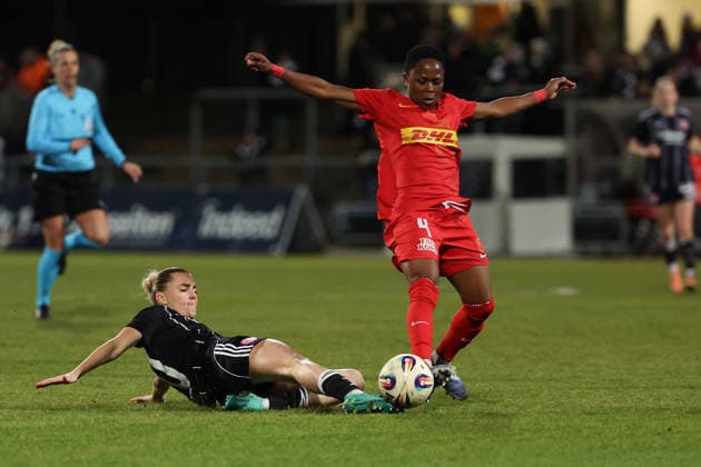 FBL UEFA Women™s Europa Cup 2025 26 Eintracht Frankfurt Nordsjaelland Laura Freigang Eintracht Frankfurt , Bongeka Gamede Nordsaelland battles for the Ball during the Women™s Europa Cup match between Eintracht Frankfurt and Nordsaelland at Stadion am Brentanobad in Frankfurt am Main, Germany, February 11, 2026 Copyright: JoaquimxFerreira