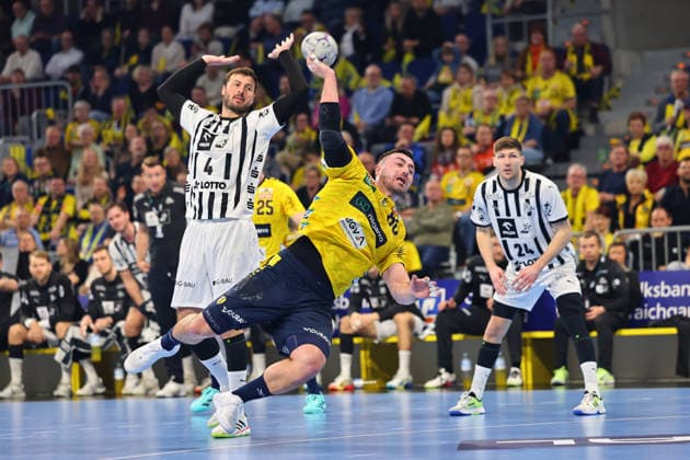 Goal throw by Jannik Kohlbacher Rhein Neckar Loewen, 80 GER, Rhein Neckar Loewen vs THW Kiel, Handball, Daikin Handball Bundesliga, Matchday 20, Season 2025 2026, 11 02 2026 GER, Rhein Neckar Loewen vs THW Kiel, Handball, Daikin Handball Bundesliga, Matchday 20, Season 2025 2026, 11 02 2026 Mannheim Copyright: xEibner-Pressefoto RenexWeissx EP_RWS