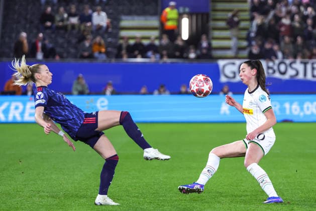 260211 UWCL OH Leuven vs Arsenal Chloe Kelly (18) of Arsenal and Aurelie Reynders (10) of OH Leuven pictured during the soccer match between OH Leuven (BEL) and Arsenal (ENG), KO play offs first leg, 2025-2026 season of UEFA Womens Champions League , on Wednesday 11 February 2026 in LEUVEN , Belgium . PHOTO SPORTPIX Sevil Oktem LEUVEN DEN DREEF Vlaams-Brabant Belgium  Copyright: xSportpix.bex xSevilxOktemxSevilxOktemx