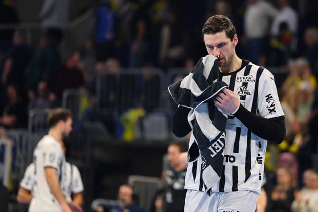 Hendrik Pekeler THW Kiel, 61 has injured his nose GER, Rhein Neckar Loewen vs THW Kiel, Handball, Daikin Handball Bundesliga, Matchday 20, Season 2025 2026, 11 02 2026 GER, Rhein Neckar Loewen vs THW Kiel, Handball, Daikin Handball Bundesliga, Matchday 20, Season 2025 2026, 11 02 2026 Mannheim Copyright: xEibner-Pressefoto RenexWeissx EP_RWS