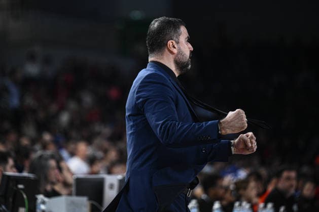 Turk Telekom v Niners Chemnitz - BKT EuroCup ANKARA, TURKIYE - FEBRUARY 11: Head coach of Turk Telekom Erdem Can follows the BKT EuroCup Basketball match between Turk Telekom and Niners Chemnitz in Ankara, Turkiye on February 11, 2026. Akin Celiktas Anadolu Ankara Turkey. Editorial use only. Please get in touch for any other usage.  Copyright: x2026xAnadoluxAkinxCeliktasx