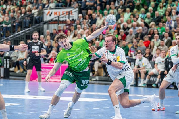 Handball Bundesliga HSG Wetzlar Füchse Berlin, 11 02 26 Niklas Theiß HSG Wetzlar, 9 , Max Darj Füchse Berlin, 5 Handball Bundesliga HSG Wetzlar Füchse Berlin Wetzlar, 11 02 26 Copyright: xBEAUTIFULxSPORTS Roeczeyx