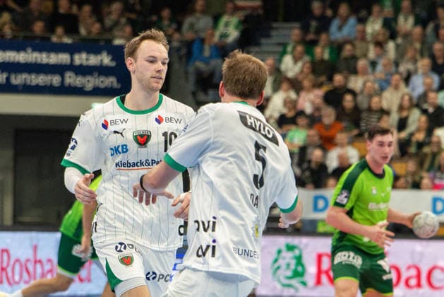 Mathias Gidsel Fuechse Berlin, 19 is congratulated after one of his goals by Max Darj Fuechse Berlin, 05 GER, HSG Wetzlar vs Fuechse Berlin, Handball, 1 Bundesliga Men, Matchday 20, Season 2025 2026, 11 02 2026 GER, HSG Wetzlar vs Fuechse Berlin, Handball, 1 Bundesliga Men, Matchday 20, Season 2025 2026, 11 02 2026 Wetzlar Copyright: xEibner-Pressefoto GerhardxWingenx EP_GWR
