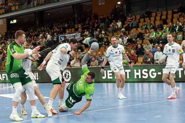 11 02 2026, xovx, Handball Daikin Handball Bundesliga, HSG Wetzlar Füchse Berlin v l Nikola Grahovac HSG Wetzlar , Matthes Langhoff Füchse Berlin , Mihajlo Marsenic Füchse Berlin , Jona Schoch HSG Wetzlar , Max Darj Füchse Berlin , Mathias Gidsel Füchse Berlin Wetzlar Buderus Arena Hessen Germany EN