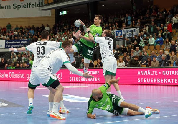 11 02 2026, xovx, Handball Daikin Handball Bundesliga, HSG Wetzlar Füchse Berlin v l Mihajlo Marsenic Füchse Berlin , Lasse Bredekjaer Andersson Füchse Berlin , Jona Schoch HSG Wetzlar , Max Darj Füchse Berlin , Cyrill Akakpo HSG Wetzlar Wetzlar Buderus Arena Hessen Germany EN