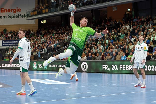 11 02 2026, xovx, Handball Daikin Handball Bundesliga, HSG Wetzlar Füchse Berlin v l Lasse Bredekjaer Andersson Füchse Berlin , Nikola Grahovac HSG Wetzlar , Mathias Gidsel Füchse Berlin Wetzlar Buderus Arena Hessen Germany EN