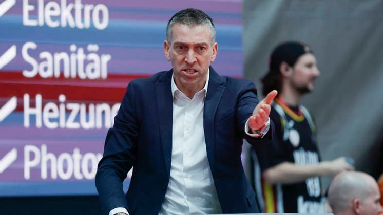 In the picture Co Coach Dejan Mihevic Wuerzburg Baskets , Excitement 11 02 2026, Fitness First Wuerzburg Baskets vs Unicaja Malaga, Basketball Champions League, Round of 16, Group K, Matchday 4, Germany, 97072, tectake Arena Wuerzburg, Copyright: HMBxMedia xJulienxBecker