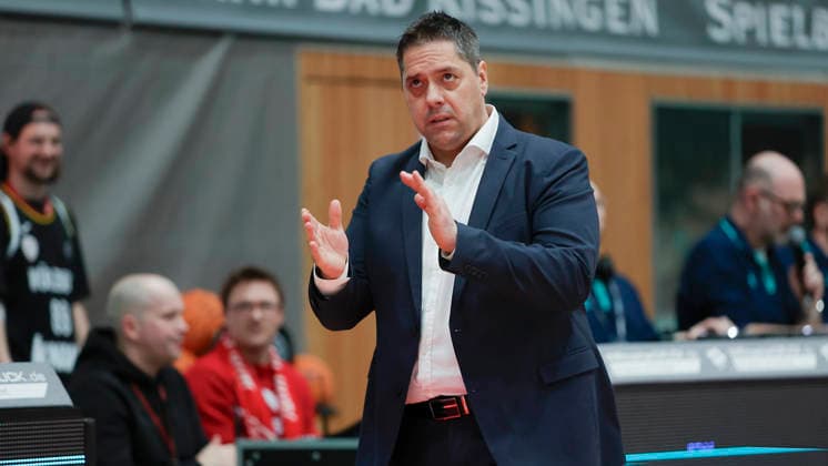 In the picture Head Coach Sasa Filipovski Wuerzburg Baskets 11 02 2026, Fitness First Wuerzburg Baskets vs Unicaja Malaga, Basketball Champions League, Round of 16, Group K, Matchday 4, Germany, 97072, tectake Arena Wuerzburg, Copyright: HMBxMedia xJulienxBecker