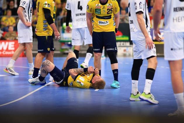 Scene with Haukur Thrastarson 25 Rhein Neckar Löwen , Patrick Groetzki 24 Rhein Neckar Löwen , Robert Timmermeister 7 Rhein Neckar Löwen , Mathias Larson 4 Rhein Neckar Löwen , Domagoj Duvnjak 4 THW Kiel , Magnus Landin 7 THW Kiel , Harald Reinkind 6 THW Kiel , Lukas Laube 20 THW Kiel , Eric Johansson 21 THW Kiel , Rune Dahmke 23 THW Kiel , Nikola Bilyk 53 THW Kiel , Petter Øverby 11 THW Kiel , Lukas Sandell 11 Rhein Neckar Löwen , David More 15 Rhein Neckar Löwen , Sebastian Heymann 13 Rhein Neckar Löwen , Steven Plucnar Jacobsen 9 Rhein Neckar Löwen , Jesse Bennett Dahmke 15 THW Kiel , Andreas Wolff 33 THW Kiel and Gonzalo Perez de Vargas 1 THW Kiel Rhein Neckar Löwen vs THW Kiel Copyright: xspeedshotx