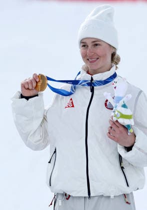 (260211) -- LIVIGNO, Feb. 11, 2026 -- Gold medalist Elizabeth Lemley of the United States poses for a photo during the awarding ceremony after the freestyle skiing women s moguls final at the Milan-Cortina 2026 Olympic Winter games, Winterspiele,Spiele, Summer games in Livigno, Italy, Feb. 11, 2026. ) (MICO2026)ITALY-LIVIGNO-OLYMPIC WINTER GAMES-FREESTYLE SKIING WOMEN S MOGULS-FINAL WangxPeng 