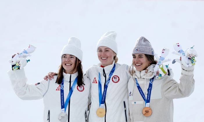 (260211) -- LIVIGNO, Feb. 11, 2026 -- Gold medalist Elizabeth Lemley (C) of the United States, silver medalist Jaelin Kauf (L) of the United States and bronze medalist Perrine Laffont of France pose for a photo during the awarding ceremony after the freestyle skiing women s moguls final at the Milan-Cortina 2026 Olympic Winter games, Winterspiele,Spiele, Summer games in Livigno, Italy, Feb. 11, 2026. ) (MICO2026)ITALY-LIVIGNO-OLYMPIC WINTER GAMES-FREESTYLE SKIING WOMEN S MOGULS-FINAL WangxPeng 