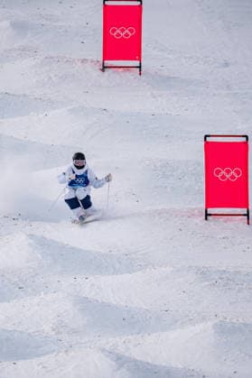 (260211) -- LIVIGNO, Feb. 11, 2026 -- Elizabeth Lemley of the United States competes during the freestyle skiing women s moguls final at the Milan-Cortina 2026 Olympic Winter games, Winterspiele,Spiele, Summer games in Livigno, Italy, Feb. 11, 2026. ) (MICO2026)ITALY-LIVIGNO-OLYMPIC WINTER GAMES-FREESTYLE SKIING WOMEN S MOGULS-FINAL HuxChao 
